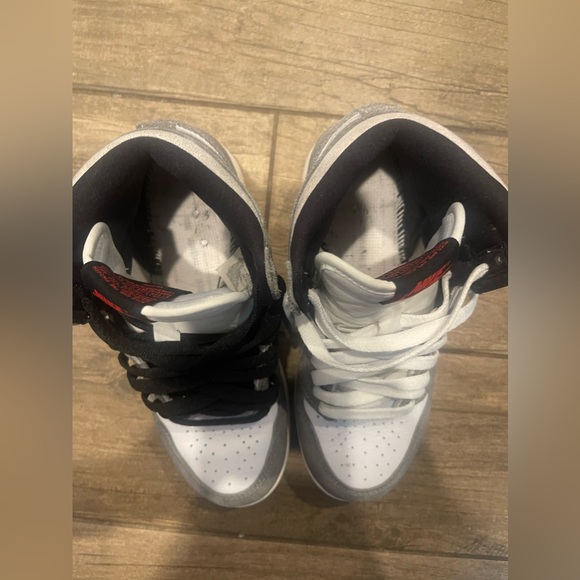 Kids size 4Y Air Jordan 1 - Picture 5 of 6